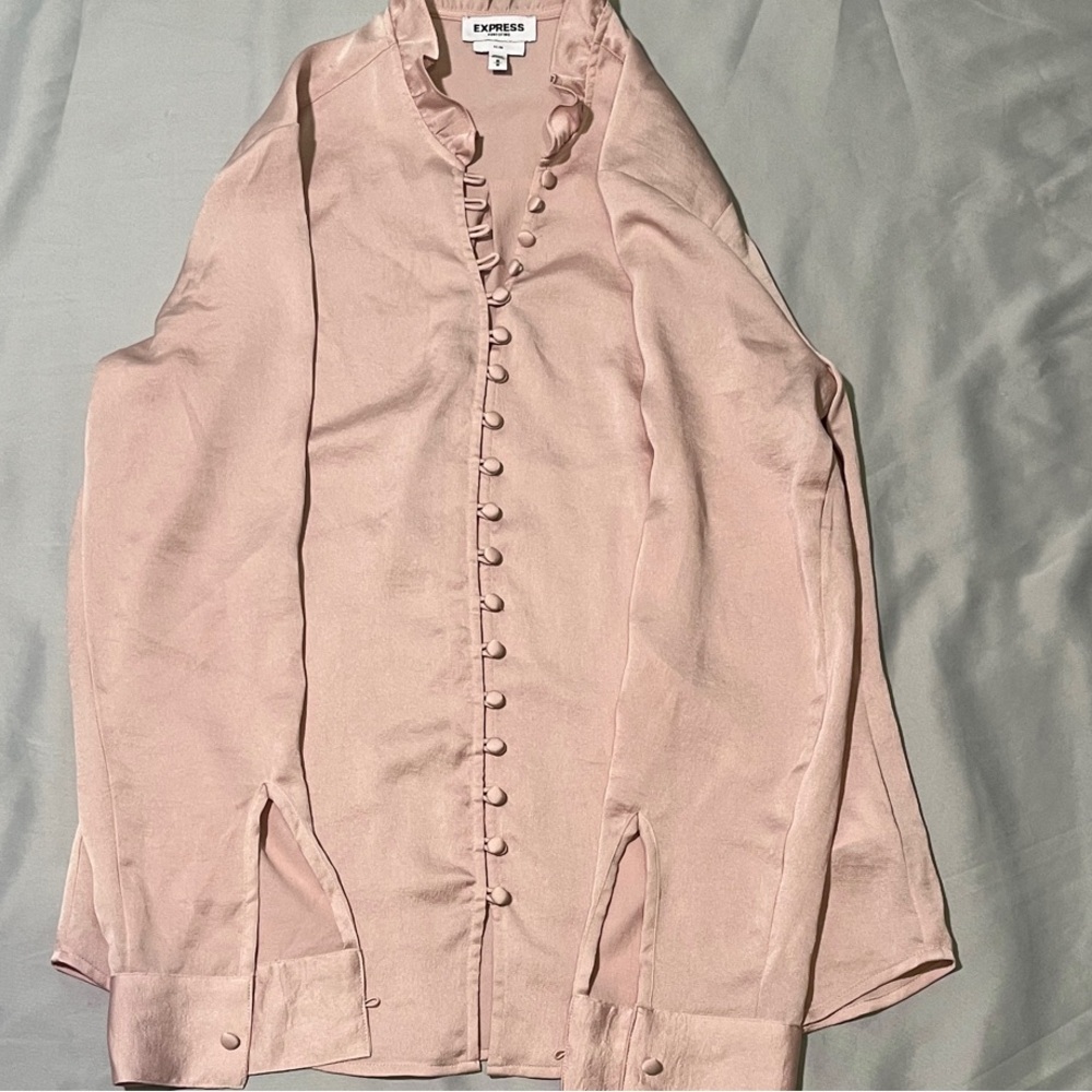 Express Pretty Pink Blush Ruffle Button Blouse size Medium Slim Fit Long Sleeve - Picture 3 of 13